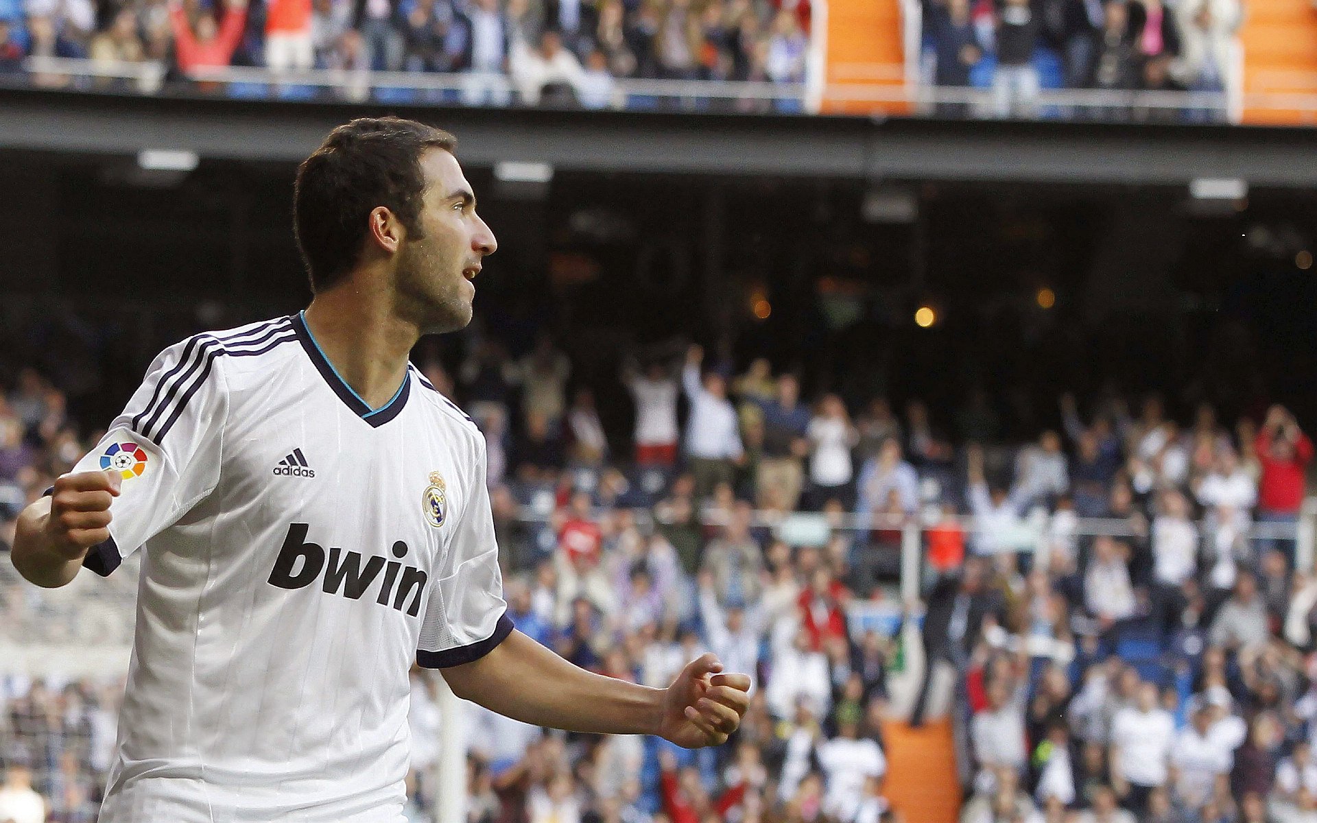 开云体育在线登入-赛后点评：专家解读欧冠比赛中的战术亮点，欧冠比赛规则解读